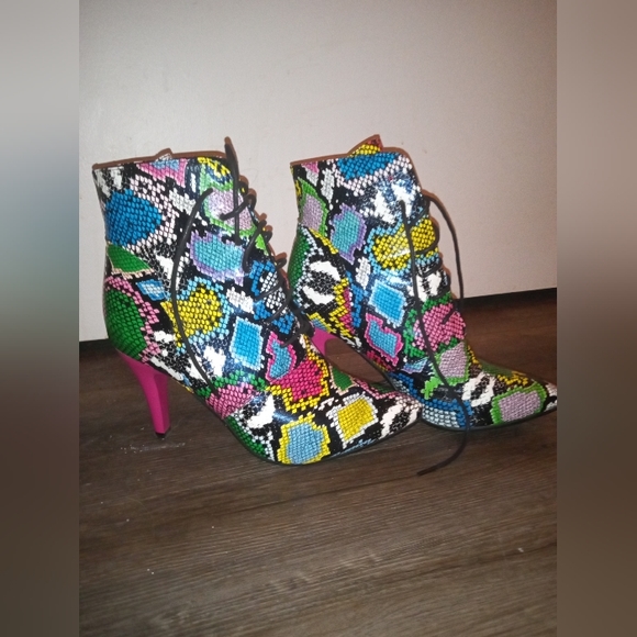 Pumps - Picture 3 of 3